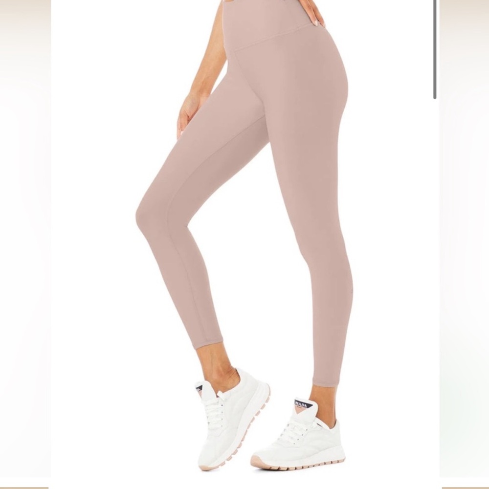 Alo 7/8 High-Waist Airlift Leggings- Blush